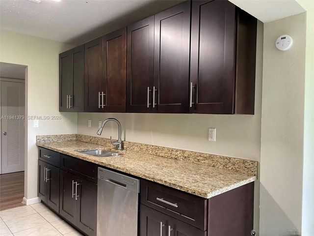 6105 Royal Poinciana Ln, Tamarac, FL 33319