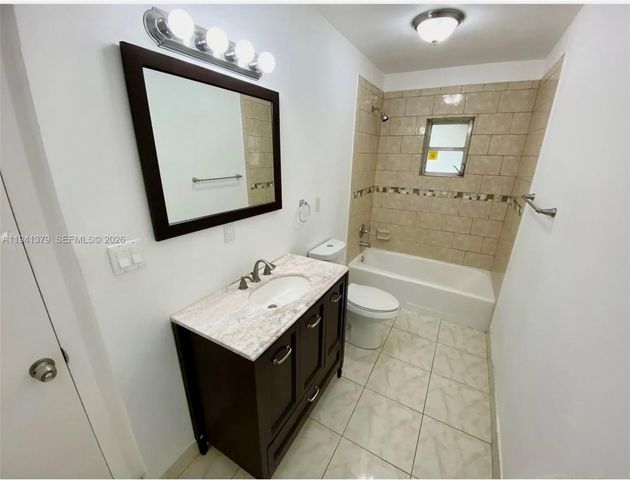 6105 Royal Poinciana Ln, Tamarac, FL 33319