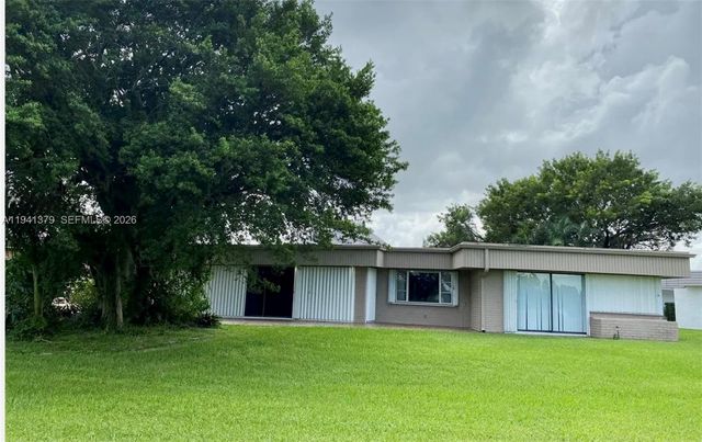 6105 Royal Poinciana Ln, Tamarac, FL 33319