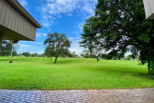 6105 Royal Poinciana Ln, Tamarac, FL 33319