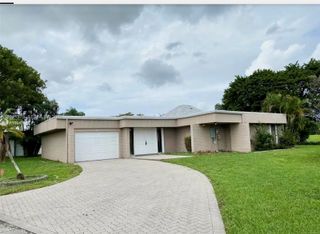 6105 Royal Poinciana Ln, Tamarac, FL 33319