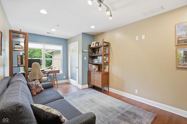 7285 N Illinois Street, Indianapolis, IN 46260