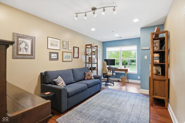 7285 N Illinois Street, Indianapolis, IN 46260