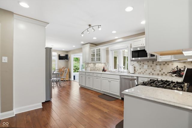 7285 N Illinois Street, Indianapolis, IN 46260