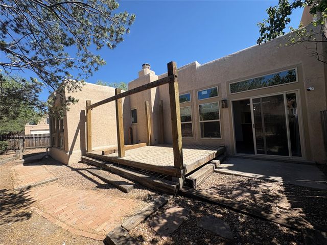 2729 La Bajada, Santa Fe, NM 87505