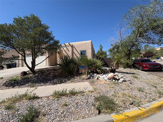 2729 La Bajada, Santa Fe, NM 87505