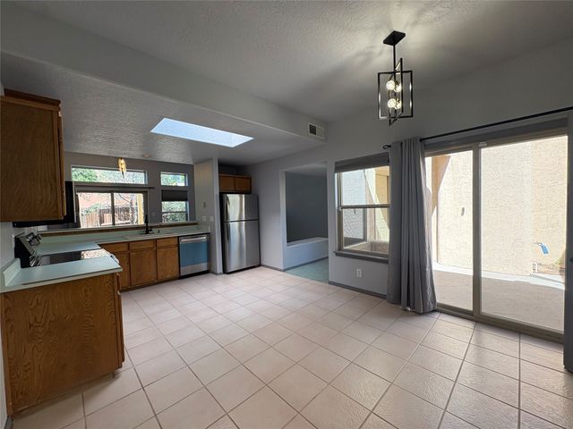 2729 La Bajada, Santa Fe, NM 87505