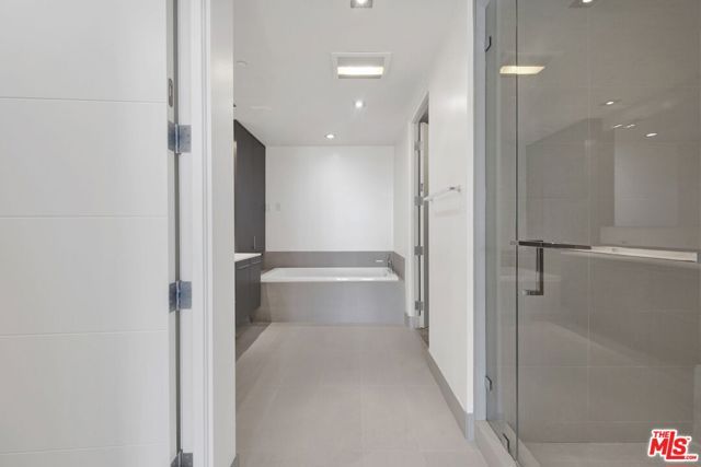 432 N Oakhurst Drive 402, Beverly Hills, CA 90210