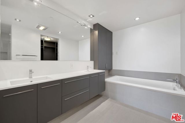 432 N Oakhurst Drive 402, Beverly Hills, CA 90210