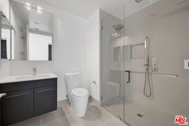 432 N Oakhurst Drive 402, Beverly Hills, CA 90210