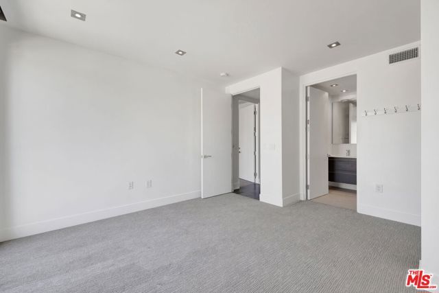 432 N Oakhurst Drive 402, Beverly Hills, CA 90210