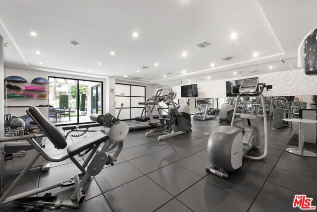 432 N Oakhurst Drive 402, Beverly Hills, CA 90210