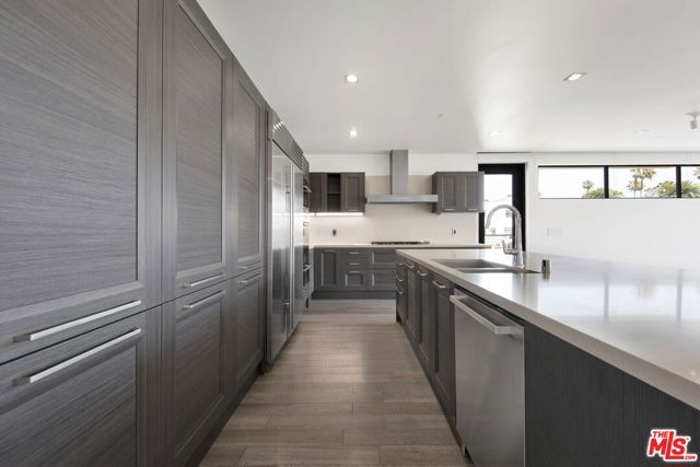 432 N Oakhurst Drive 402, Beverly Hills, CA 90210