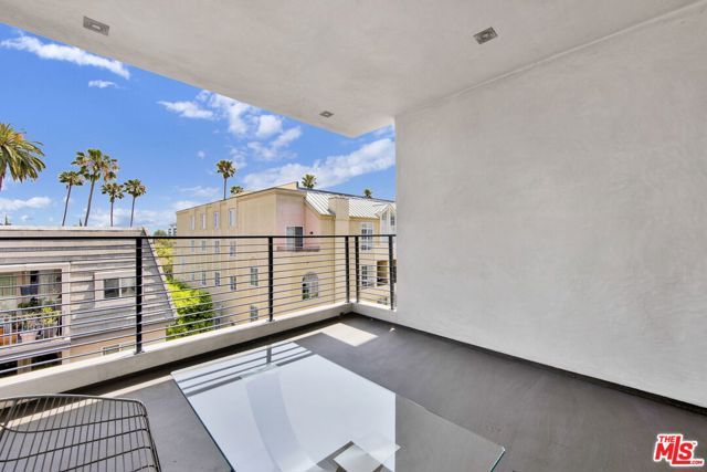 432 N Oakhurst Drive 402, Beverly Hills, CA 90210