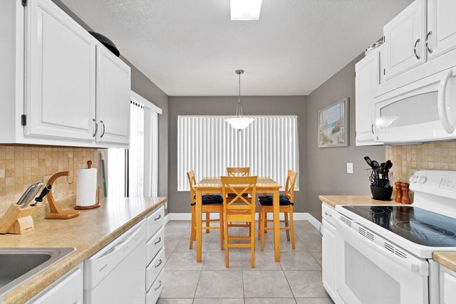 9632 Riverside Drive 3, Sebastian, FL 32958