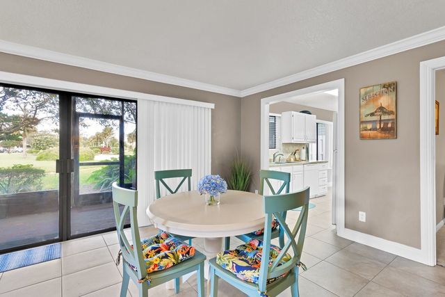 9632 Riverside Drive 3, Sebastian, FL 32958