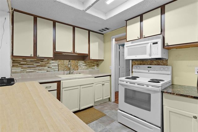 11885 SE 99TH TERRACE, Belleview, FL 34420