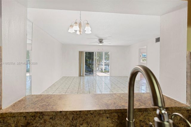 4151 NW 41st St 301, Lauderdale Lakes, FL 33319