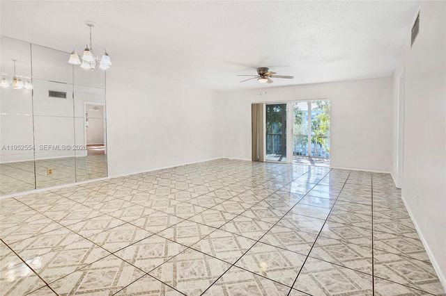 4151 NW 41st St 301, Lauderdale Lakes, FL 33319