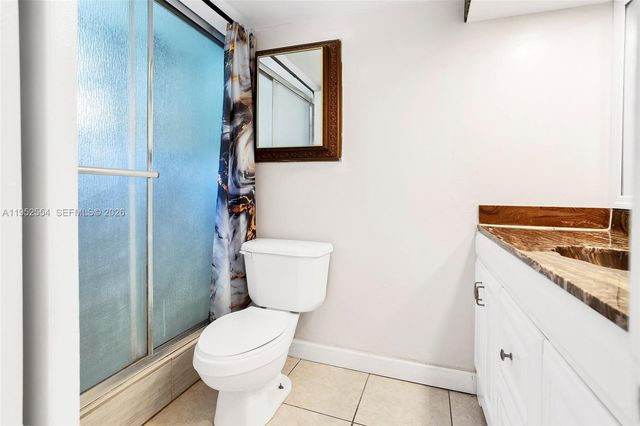 4151 NW 41st St 301, Lauderdale Lakes, FL 33319