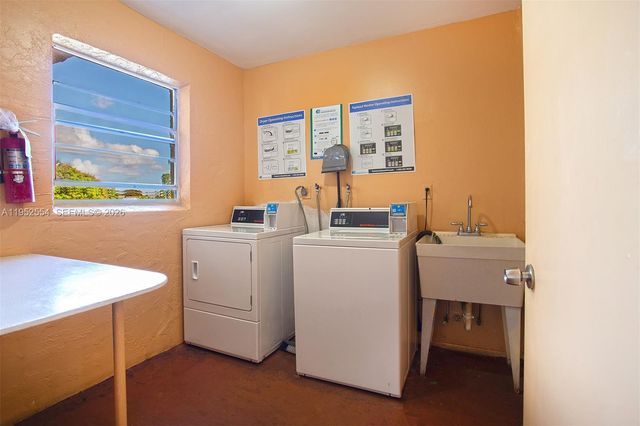 4151 NW 41st St 301, Lauderdale Lakes, FL 33319