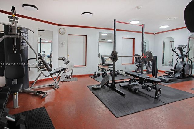 4151 NW 41st St 301, Lauderdale Lakes, FL 33319