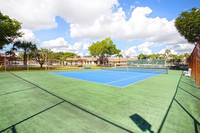 4151 NW 41st St 301, Lauderdale Lakes, FL 33319