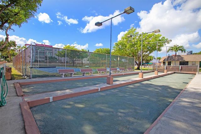 4151 NW 41st St 301, Lauderdale Lakes, FL 33319