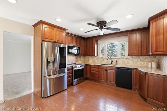 37578 Munger Drive, Livonia, MI 48154