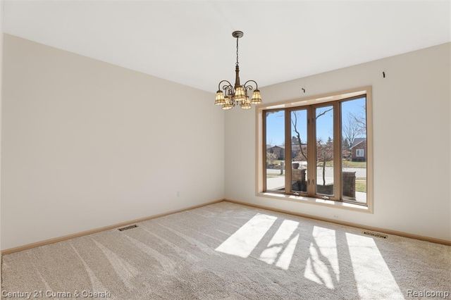 37578 Munger Drive, Livonia, MI 48154