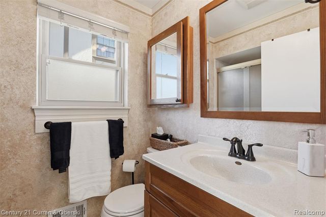 37578 Munger Drive, Livonia, MI 48154