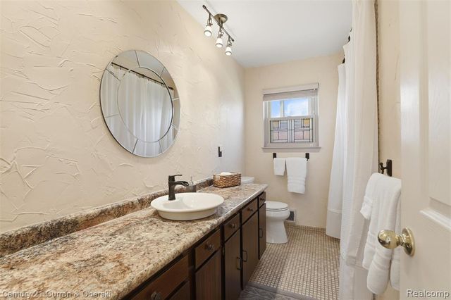 37578 Munger Drive, Livonia, MI 48154