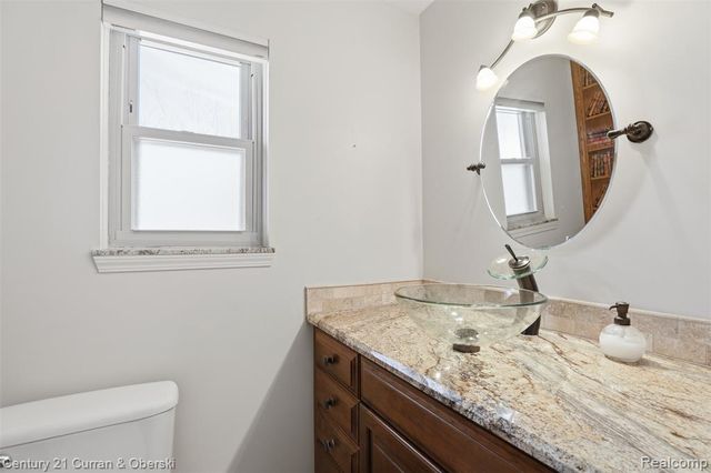 37578 Munger Drive, Livonia, MI 48154