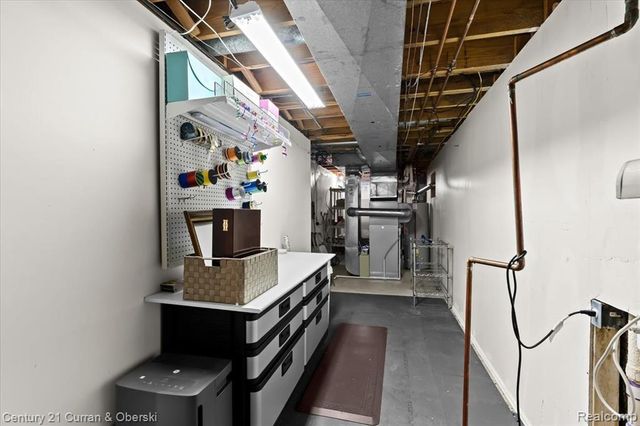 37578 Munger Drive, Livonia, MI 48154