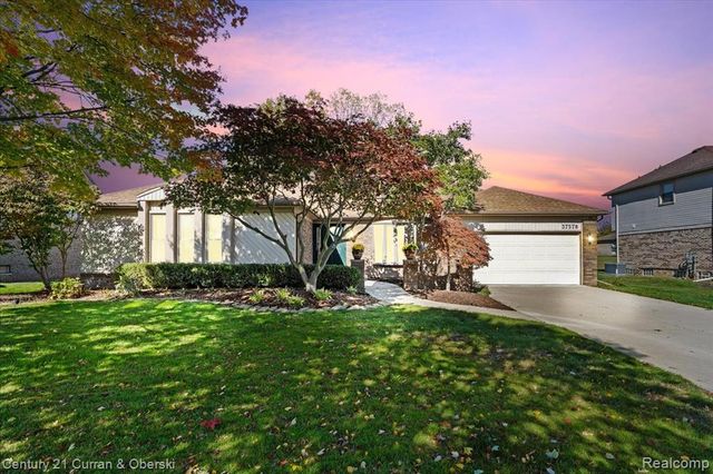 37578 Munger Drive, Livonia, MI 48154