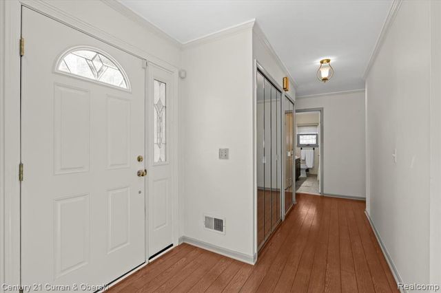 37578 Munger Drive, Livonia, MI 48154