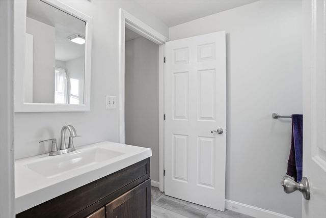 14 Wiggin Ave. 14, Dedham, MA 02026