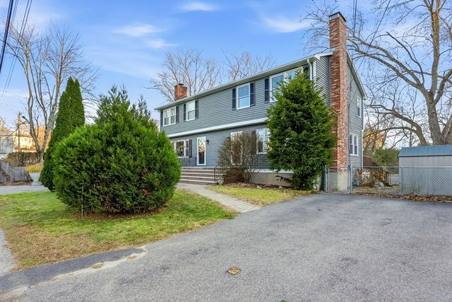 14 Wiggin Ave. 14, Dedham, MA 02026
