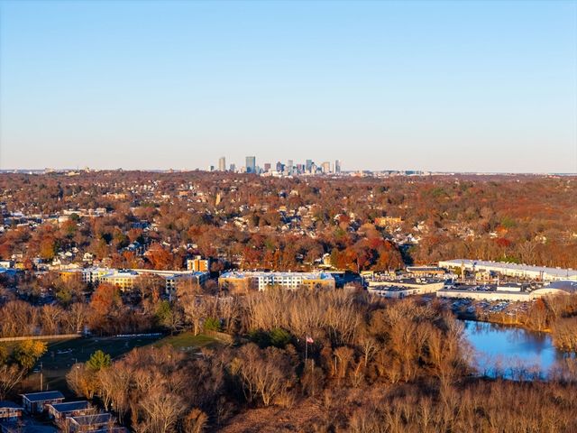 14 Wiggin Ave. 14, Dedham, MA 02026