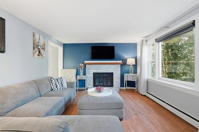 14 Wiggin Ave. 14, Dedham, MA 02026