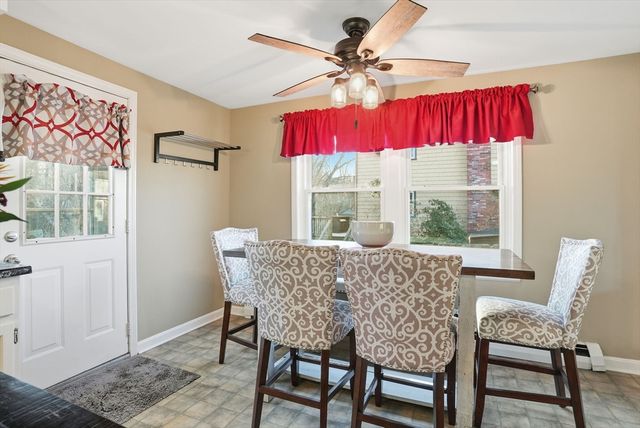 14 Wiggin Ave. 14, Dedham, MA 02026