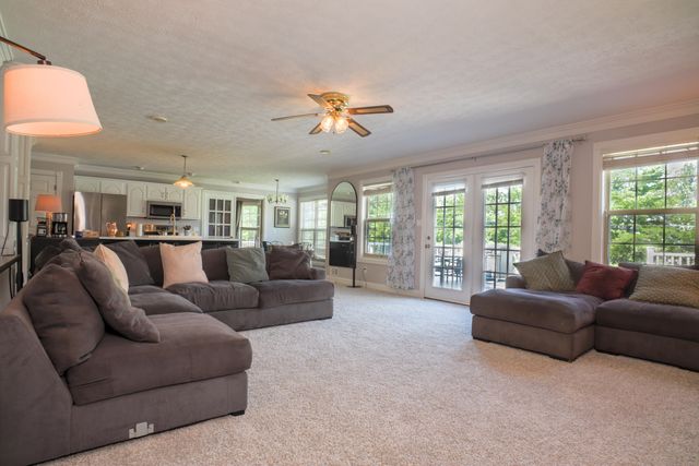 965 E Count Fleet Circle, Danville, KY 40422