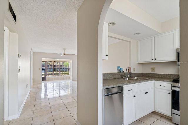 1285 MISSION HILLS BOULEVARD 36B, Clearwater, FL 33759