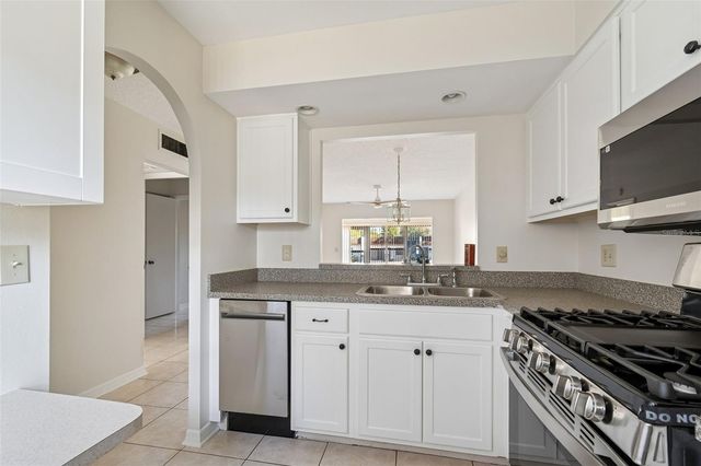 1285 MISSION HILLS BOULEVARD 36B, Clearwater, FL 33759
