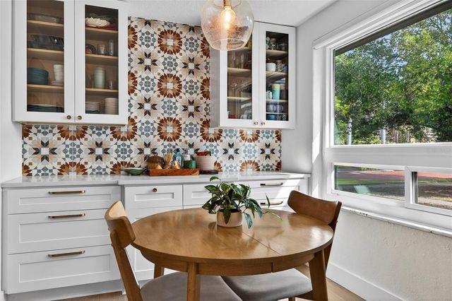 2220 7TH AVENUE N, St Petersburg, FL 33713