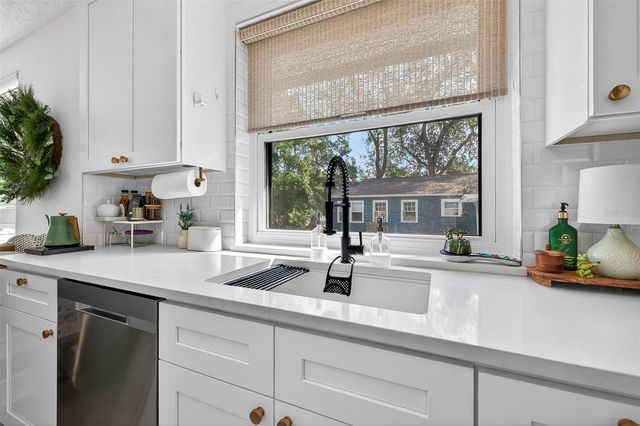 2220 7TH AVENUE N, St Petersburg, FL 33713