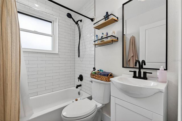 2220 7TH AVENUE N, St Petersburg, FL 33713