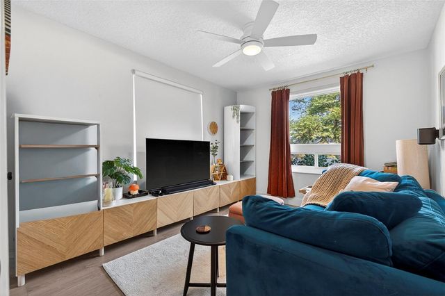 2220 7TH AVENUE N, St Petersburg, FL 33713