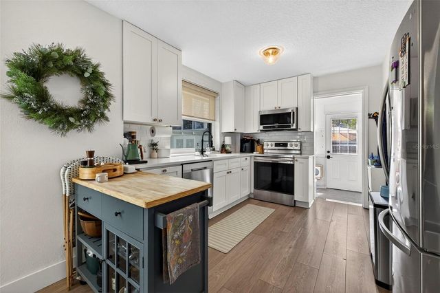 2220 7TH AVENUE N, St Petersburg, FL 33713