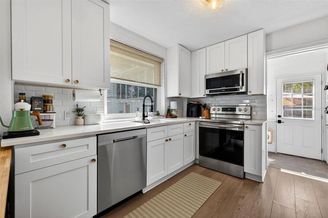 2220 7TH AVENUE N, St Petersburg, FL 33713